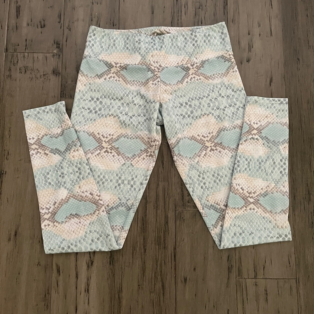 Onzie White Python Leggings Size Large